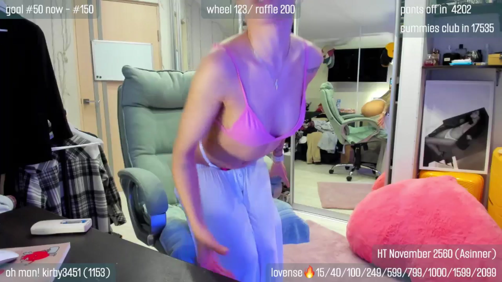 Gallery image thumbnail from GltPleasure's myfreecams stream on, 11/08/2025, 16:32 image 7 of 20