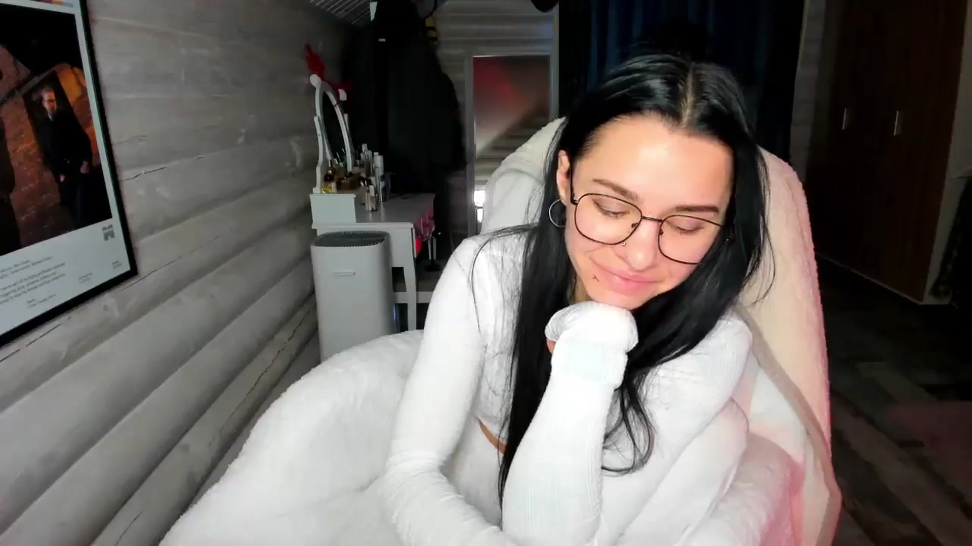 Gallery image thumbnail from GltPleasure's myfreecams stream on, 01/10/2026, 06:47 image 13 of 20