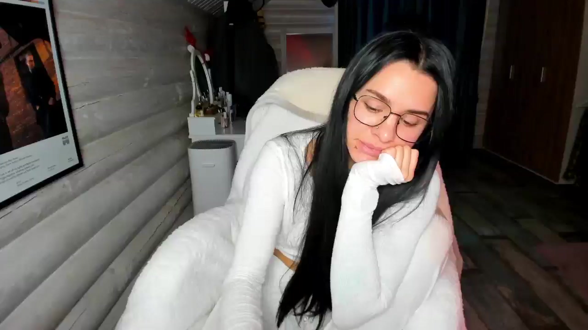 Gallery image thumbnail from GltPleasure's myfreecams stream on, 01/10/2026, 06:47 image 10 of 20