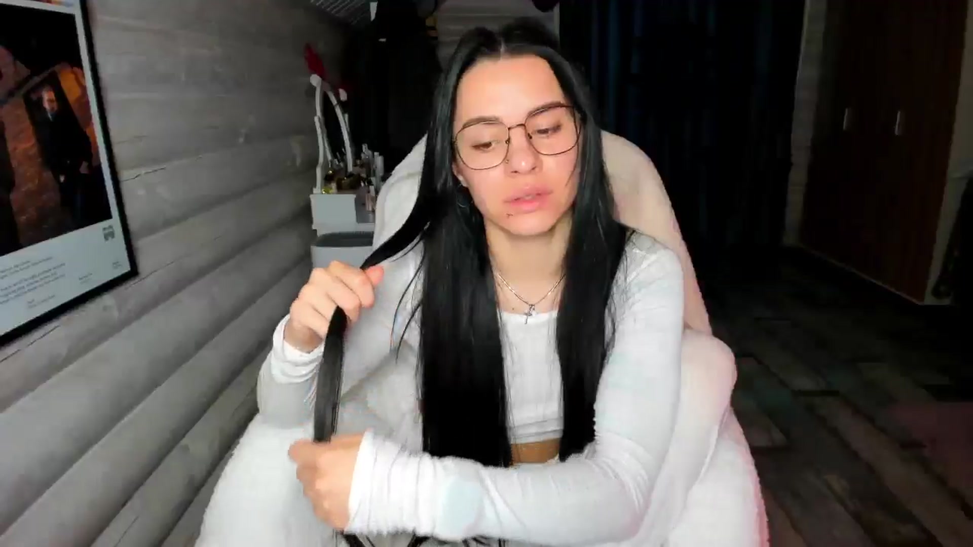 Gallery image thumbnail from GltPleasure's myfreecams stream on, 01/10/2026, 06:47 image 9 of 20
