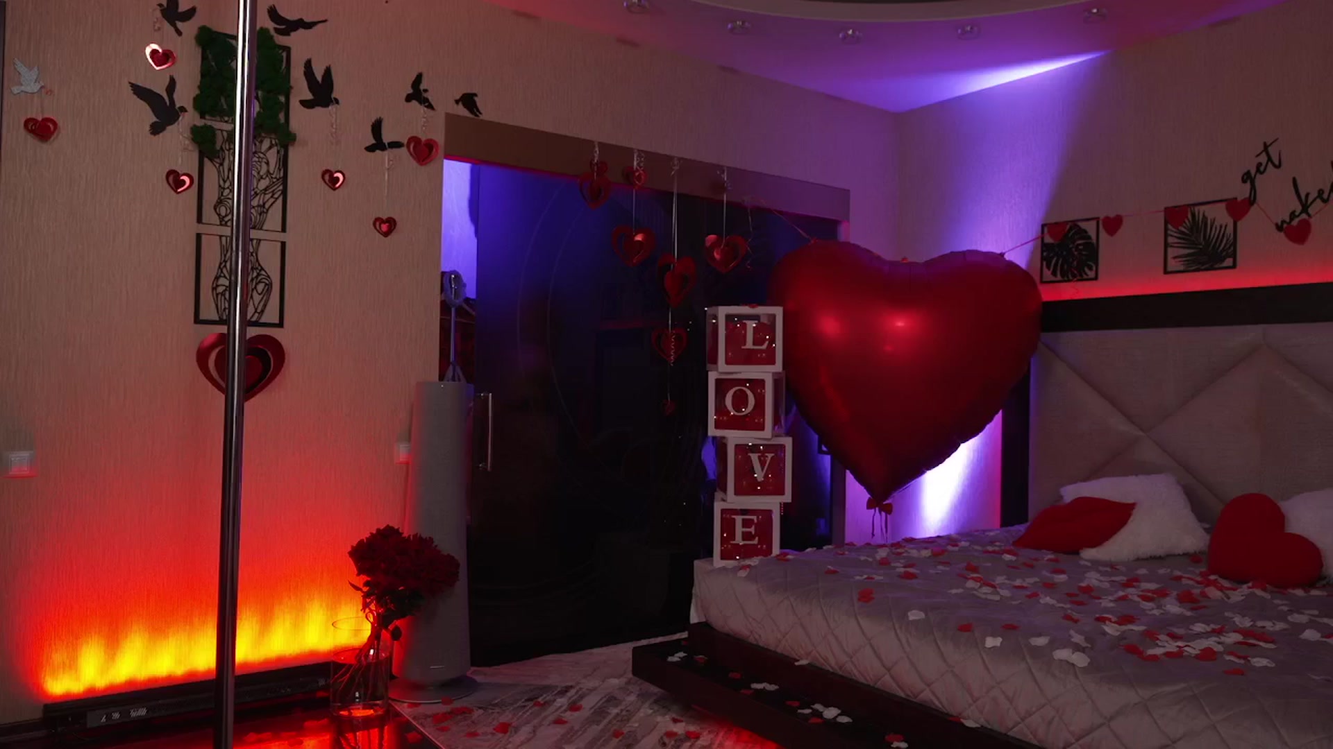 Gallery image thumbnail from GoGoDr3am's myfreecams stream on, 02/14/2025, 03:19 image 16 of 20