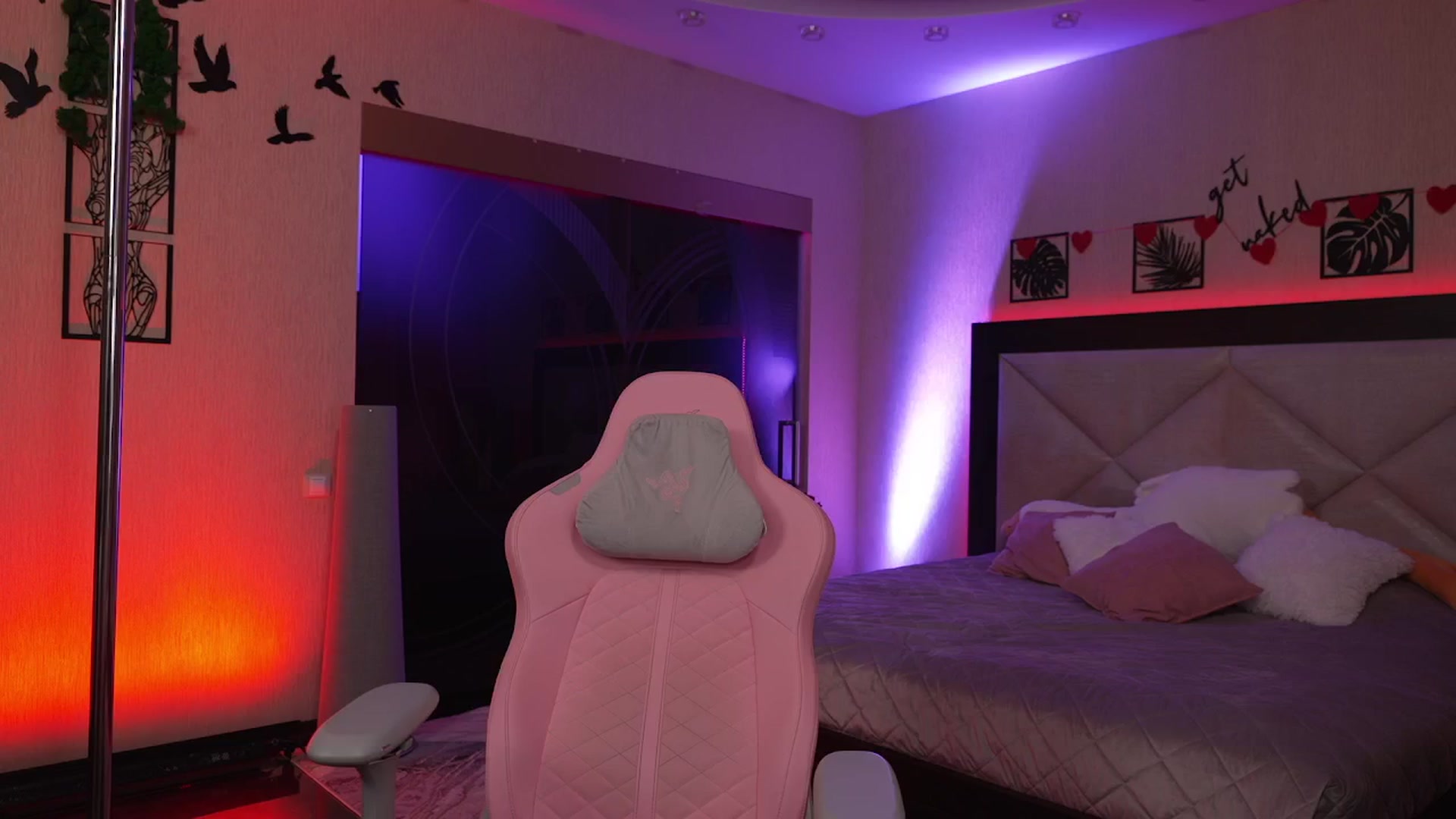 Gallery image thumbnail from GoGoDr3am's myfreecams stream on, 02/18/2025, 24:01 image 19 of 20