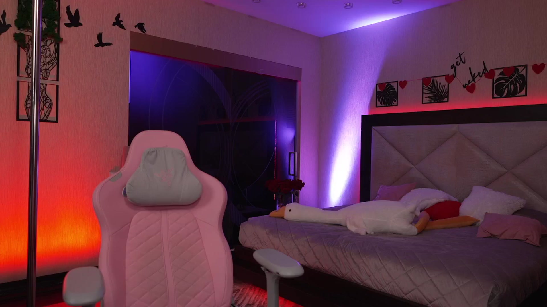Gallery image thumbnail from GoGoDr3am's myfreecams stream on, 02/18/2025, 24:01 image 3 of 20