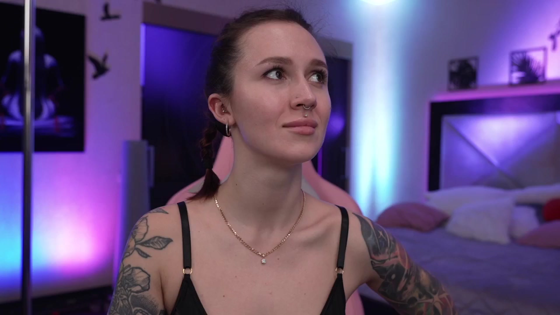 Gallery image thumbnail from GoGoDr3am's myfreecams stream on, 03/05/2025, 24:31 image 16 of 20