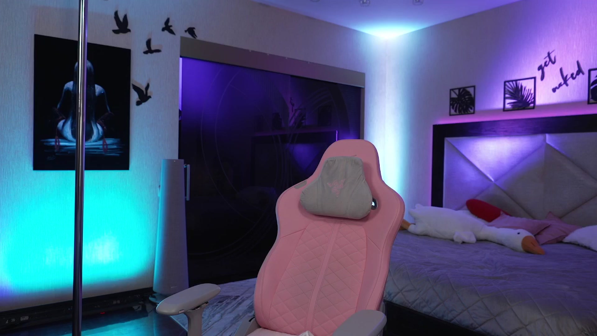 Gallery image thumbnail from GoGoDr3am's myfreecams stream on, 03/05/2025, 23:29 image 1 of 20