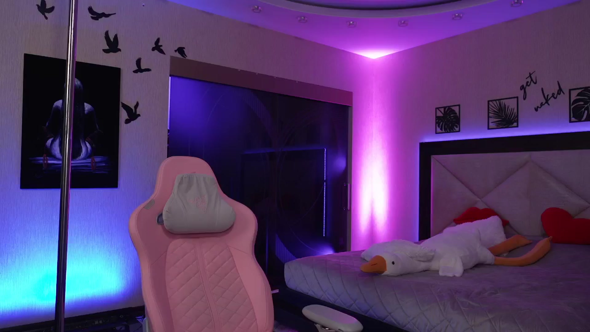 Gallery image thumbnail from GoGoDr3am's myfreecams stream on, 03/12/2025, 02:59 image 15 of 20
