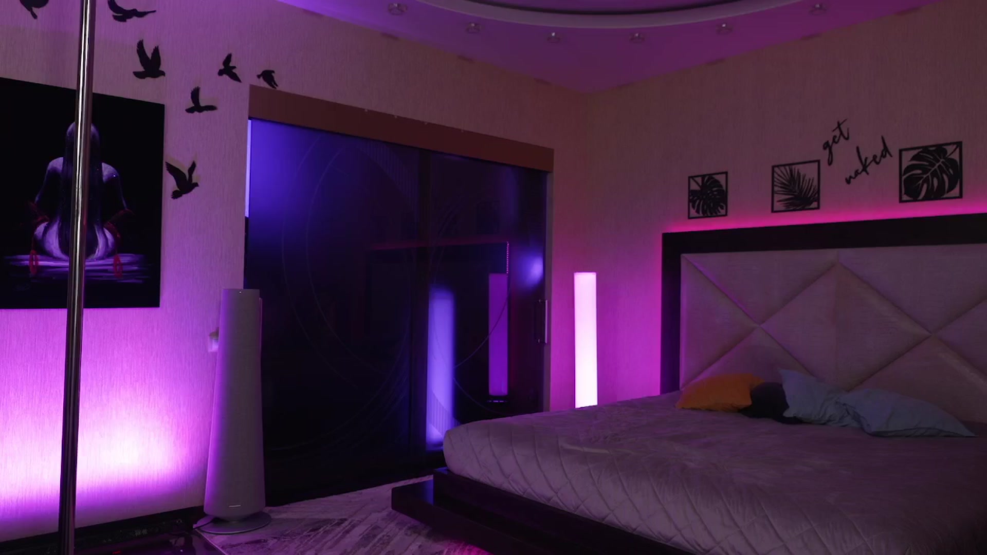 Gallery image thumbnail from GoGoDr3am's myfreecams stream on, 03/23/2025, 23:21 image 10 of 20