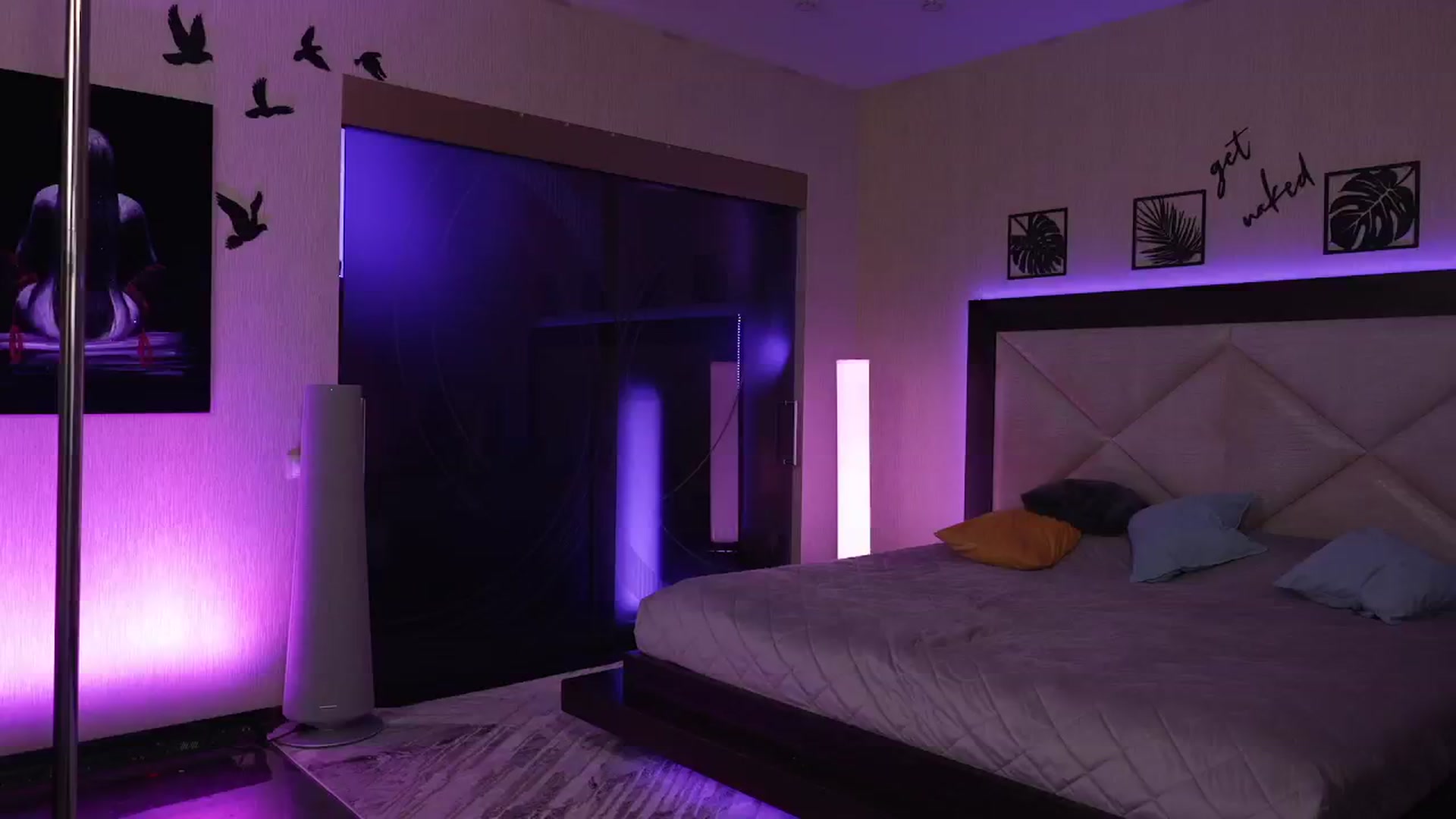 Gallery image thumbnail from GoGoDr3am's myfreecams stream on, 04/02/2025, 02:03 image 8 of 20