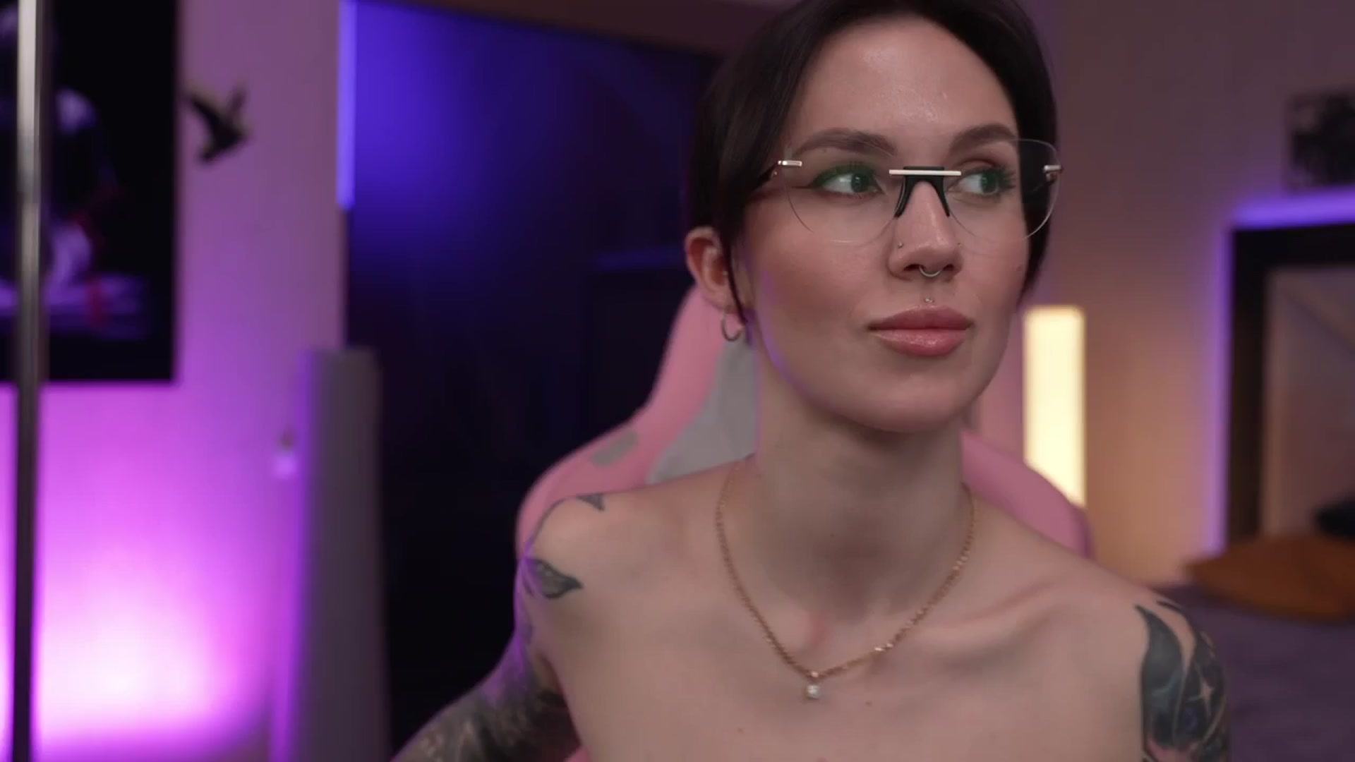 Gallery image thumbnail from GoGoDr3am's myfreecams stream on, 04/02/2025, 02:03 image 11 of 20