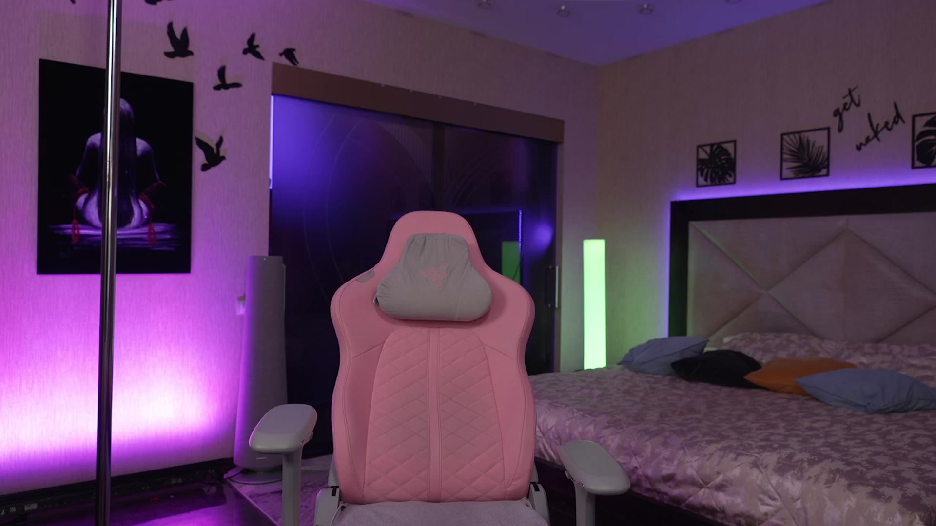 Gallery image thumbnail from GoGoDr3am's myfreecams stream on, 04/04/2025, 01:13 image 11 of 20