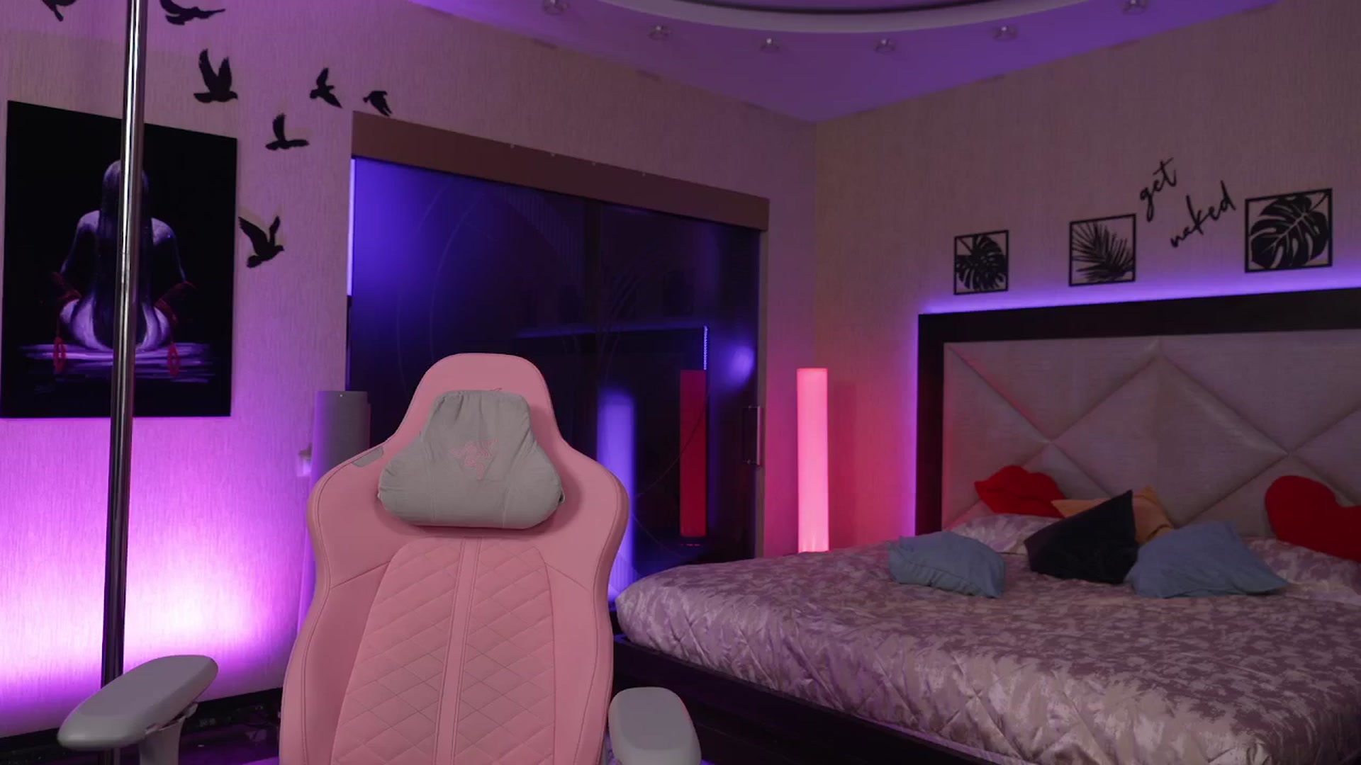 Gallery image thumbnail from GoGoDr3am's myfreecams stream on, 04/05/2025, 23:30 image 16 of 20