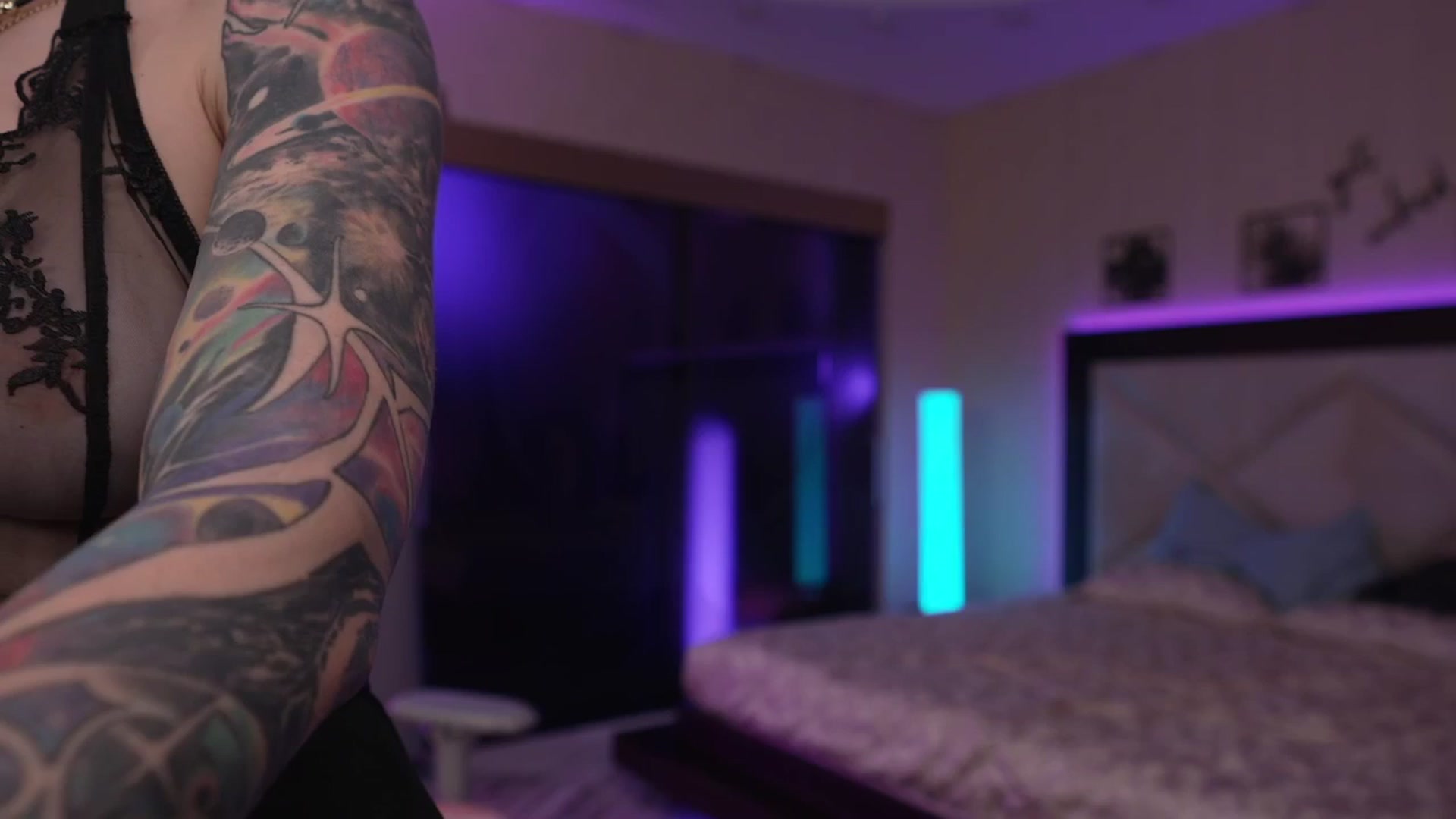 Gallery image thumbnail from GoGoDr3am's myfreecams stream on, 04/15/2025, 02:14 image 11 of 20