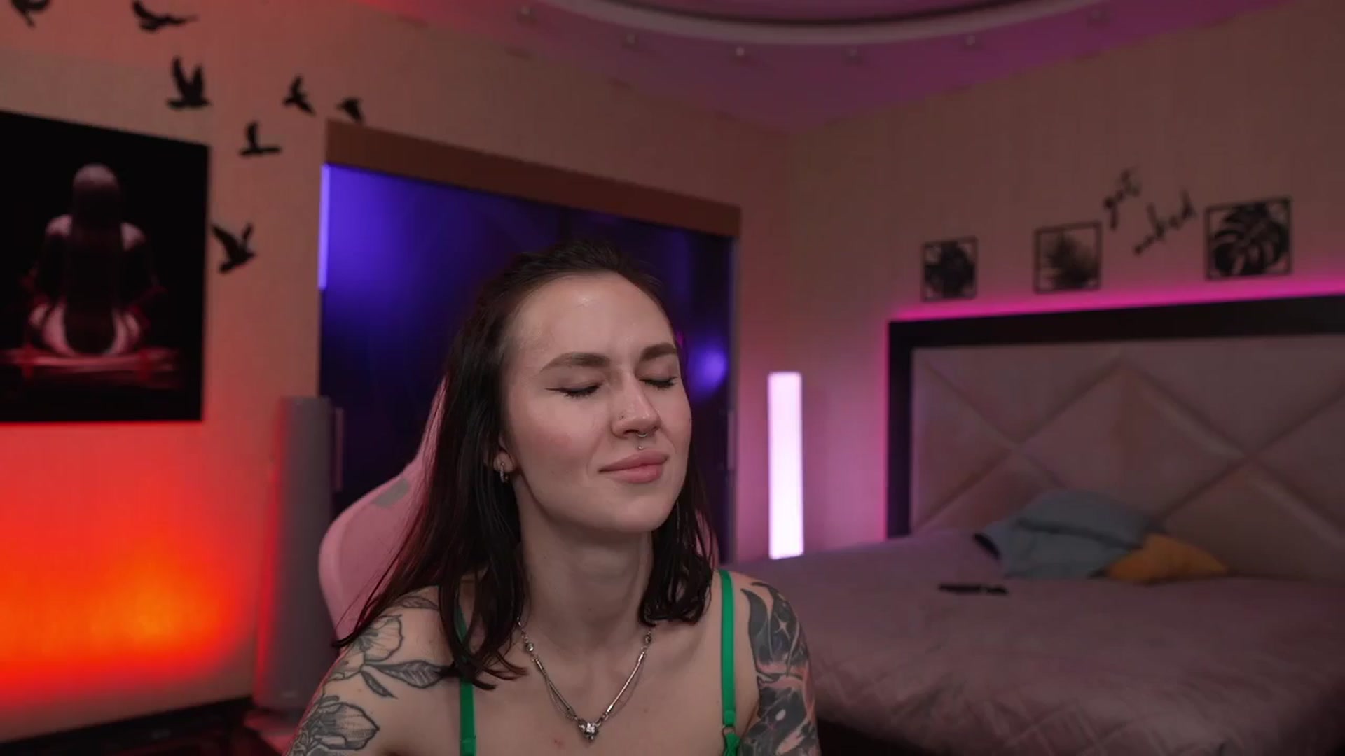 Gallery image thumbnail from GoGoDr3am's myfreecams stream on, 04/25/2025, 02:04 image 18 of 20