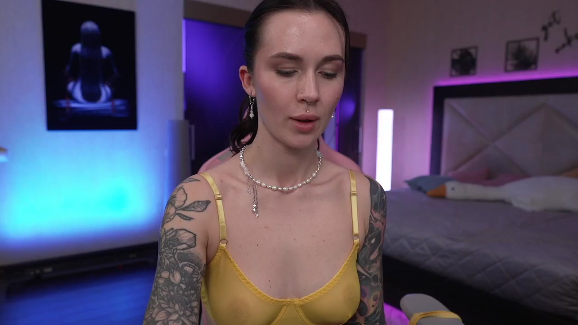 Gallery image thumbnail from GoGoDr3am's myfreecams stream on, 05/13/2025, 24:48 image 19 of 20