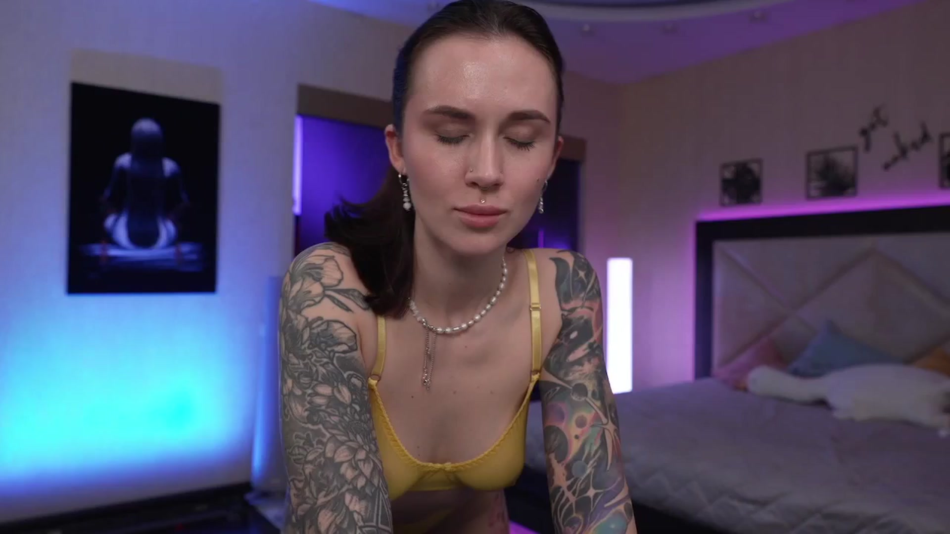 Gallery image thumbnail from GoGoDr3am's myfreecams stream on, 05/13/2025, 03:01 image 12 of 20