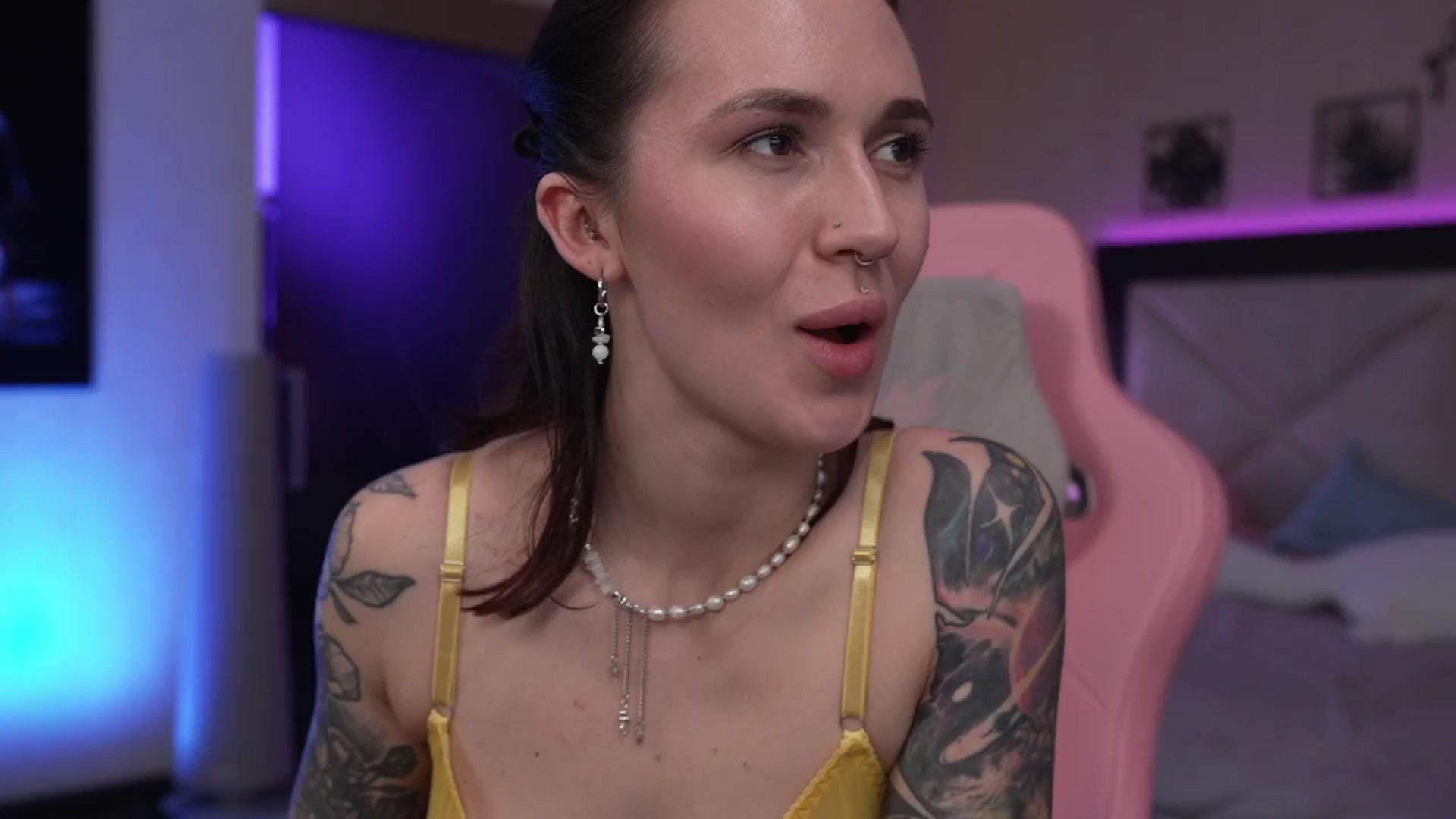 Gallery image thumbnail from GoGoDr3am's myfreecams stream on, 05/13/2025, 03:01 image 18 of 20