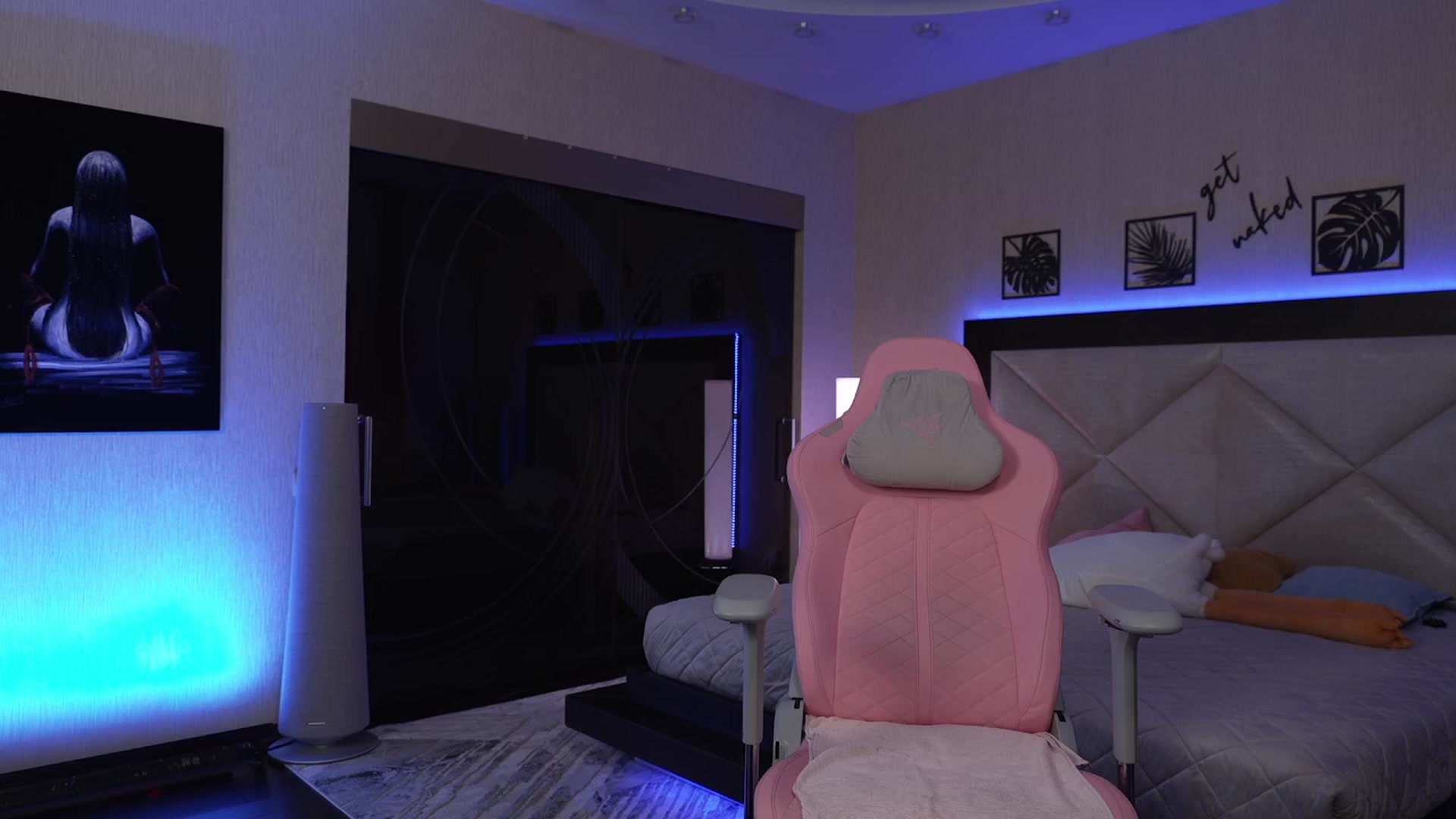 Gallery image thumbnail from GoGoDr3am's myfreecams stream on, 05/18/2025, 24:27 image 1 of 20