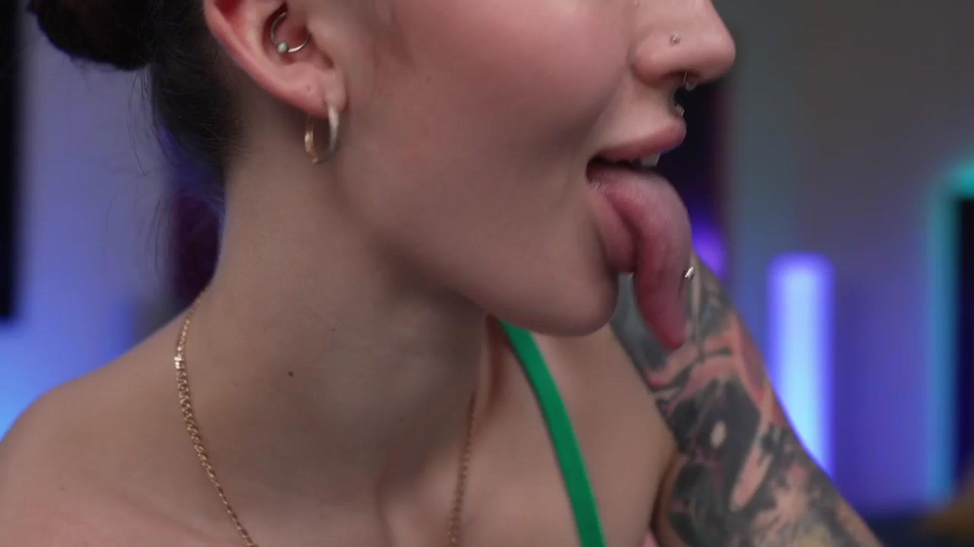 Gallery image thumbnail from GoGoDr3am's myfreecams stream on, 05/25/2025, 22:21 image 3 of 20