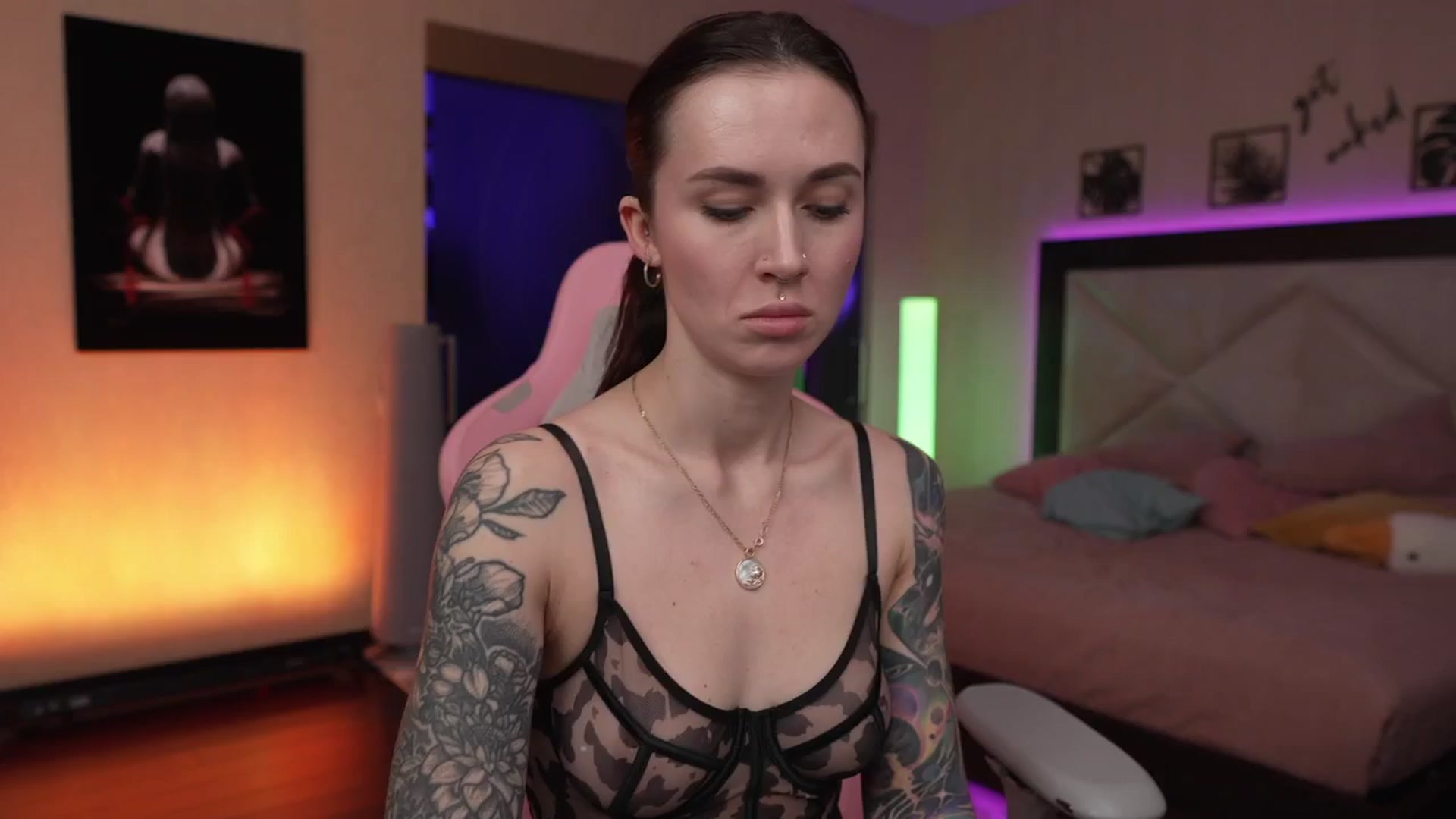 Gallery image thumbnail from GoGoDr3am's myfreecams stream on, 06/01/2025, 22:30 image 6 of 20