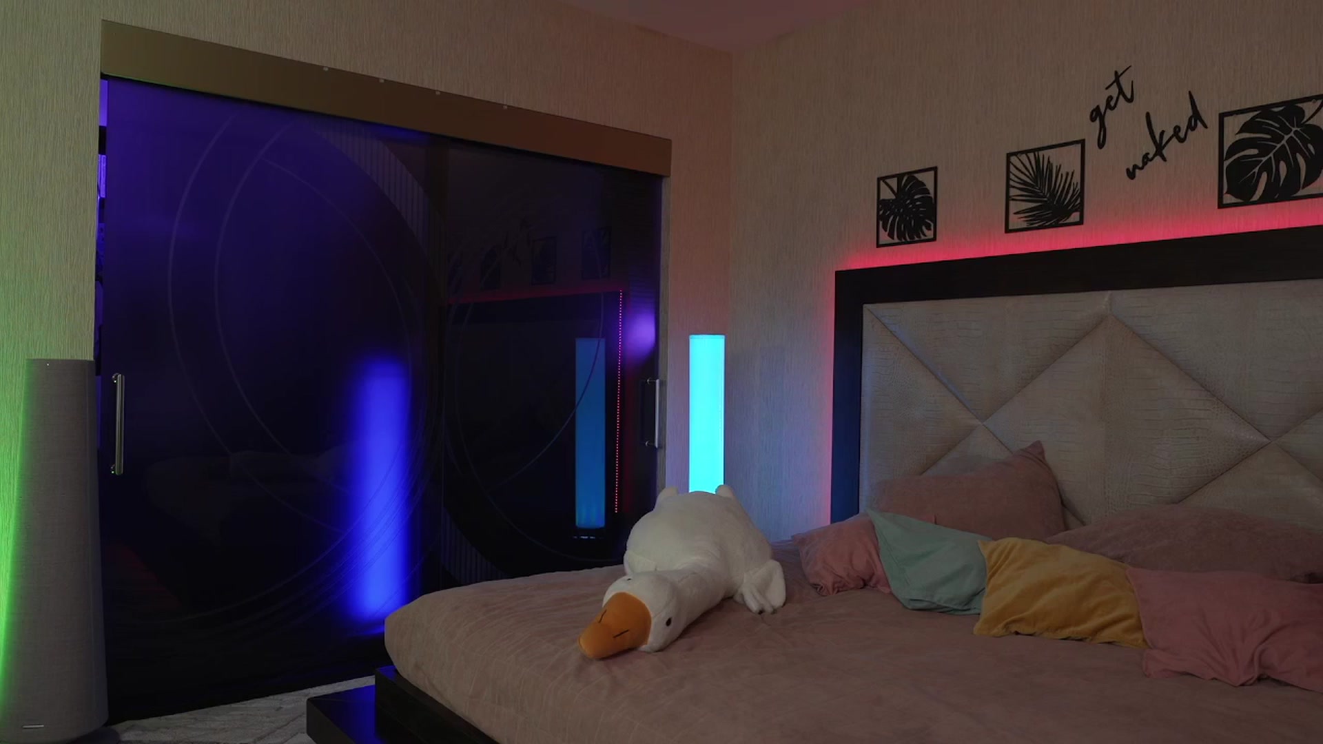Gallery image thumbnail from GoGoDr3am's myfreecams stream on, 06/04/2025, 02:58 image 2 of 20