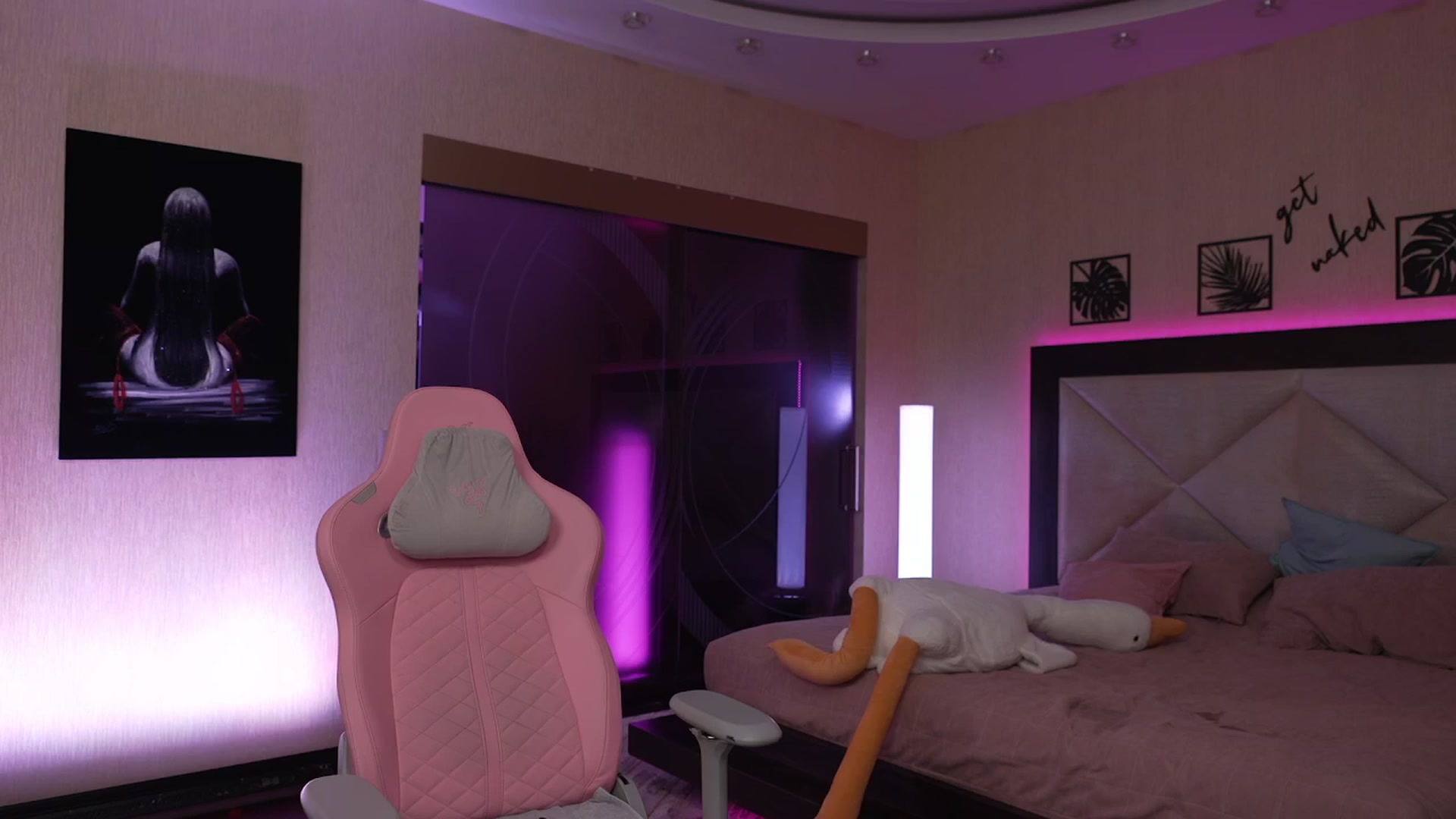 Gallery image thumbnail from GoGoDr3am's myfreecams stream on, 06/08/2025, 01:38 image 15 of 20