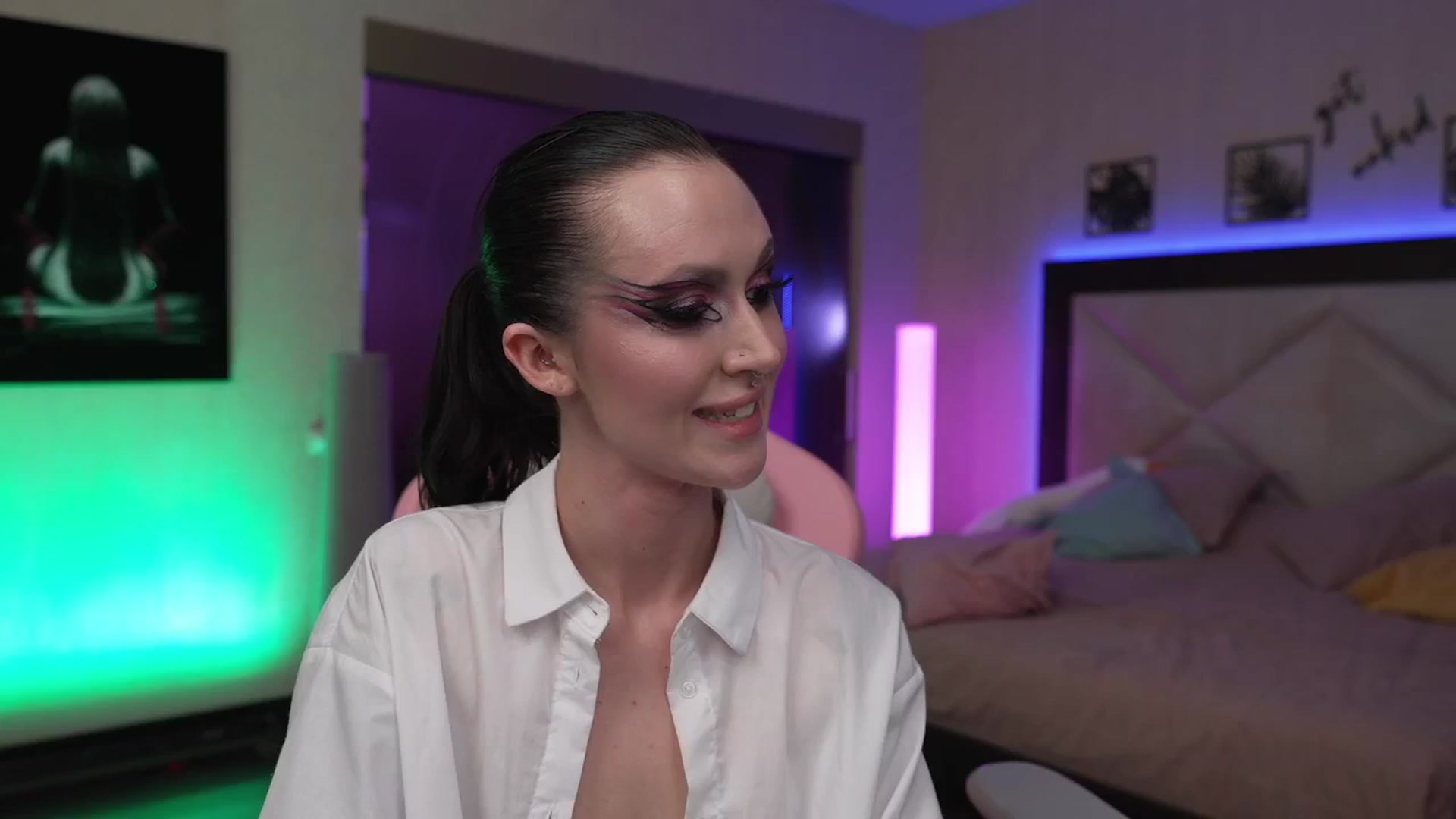 Gallery image thumbnail from GoGoDr3am's myfreecams stream on, 06/15/2025, 24:02 image 20 of 20