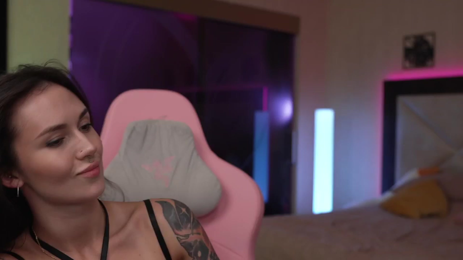 Gallery image thumbnail from GoGoDr3am's myfreecams stream on, 06/23/2025, 23:10 image 15 of 20