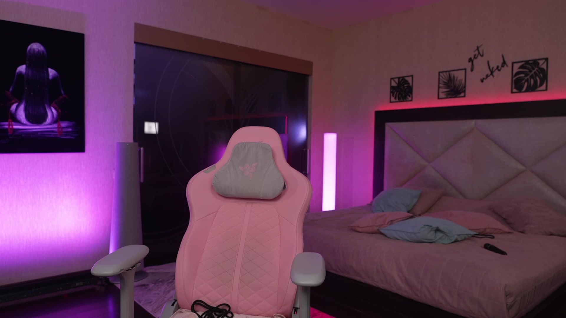 Gallery image thumbnail from GoGoDr3am's myfreecams stream on, 07/04/2025, 24:36 image 8 of 20
