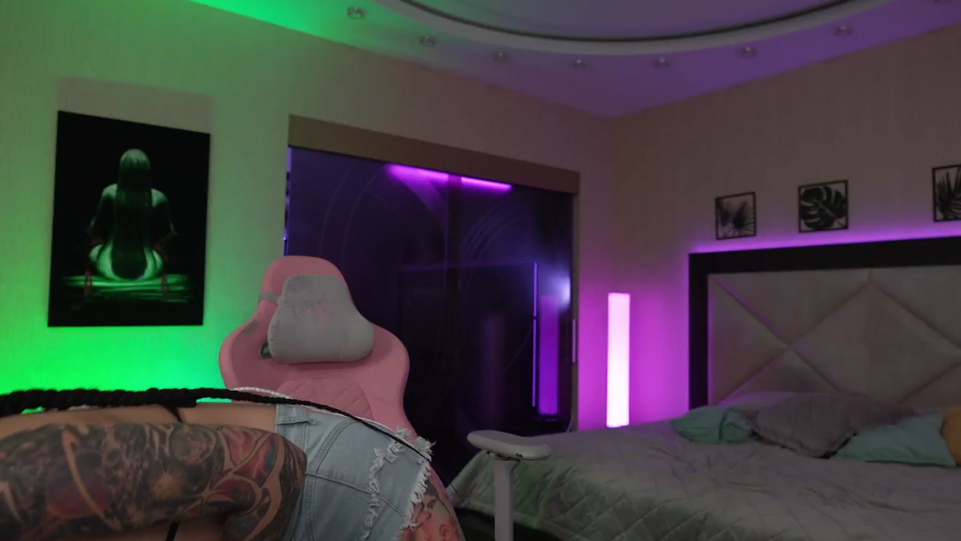 Gallery image thumbnail from GoGoDr3am's myfreecams stream on, 09/27/2025, 03:06 image 12 of 20