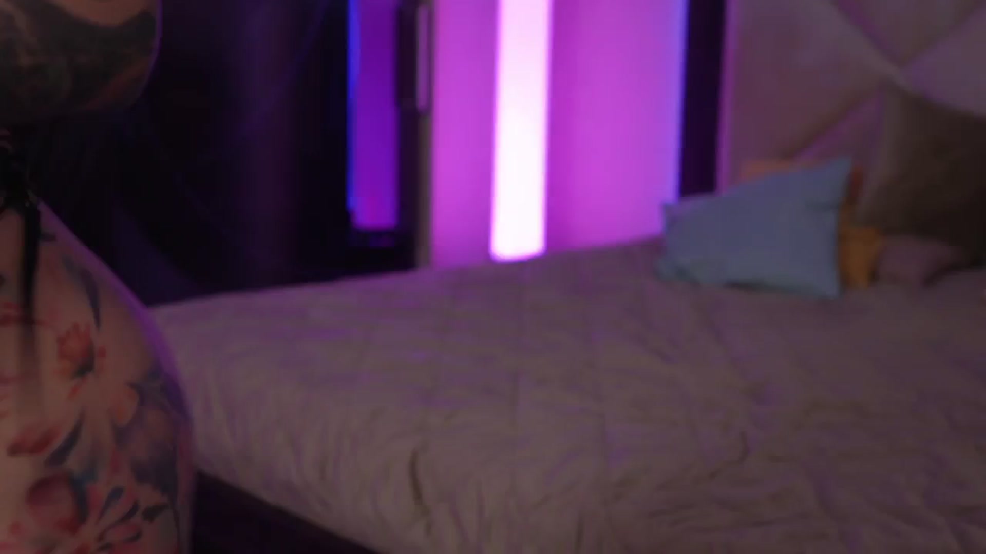 Gallery image thumbnail from GoGoDr3am's myfreecams stream on, 10/13/2025, 02:40 image 5 of 20