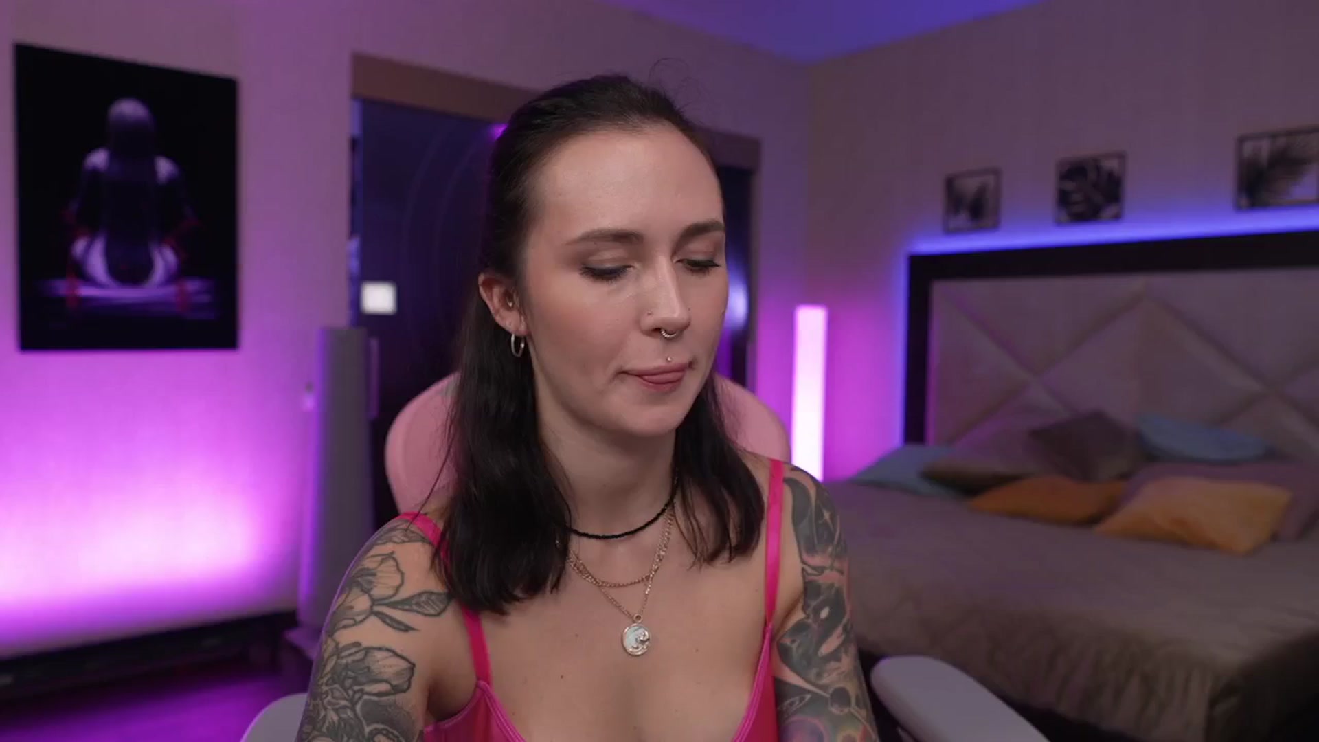 Gallery image thumbnail from GoGoDr3am's myfreecams stream on, 10/13/2025, 23:50 image 13 of 20