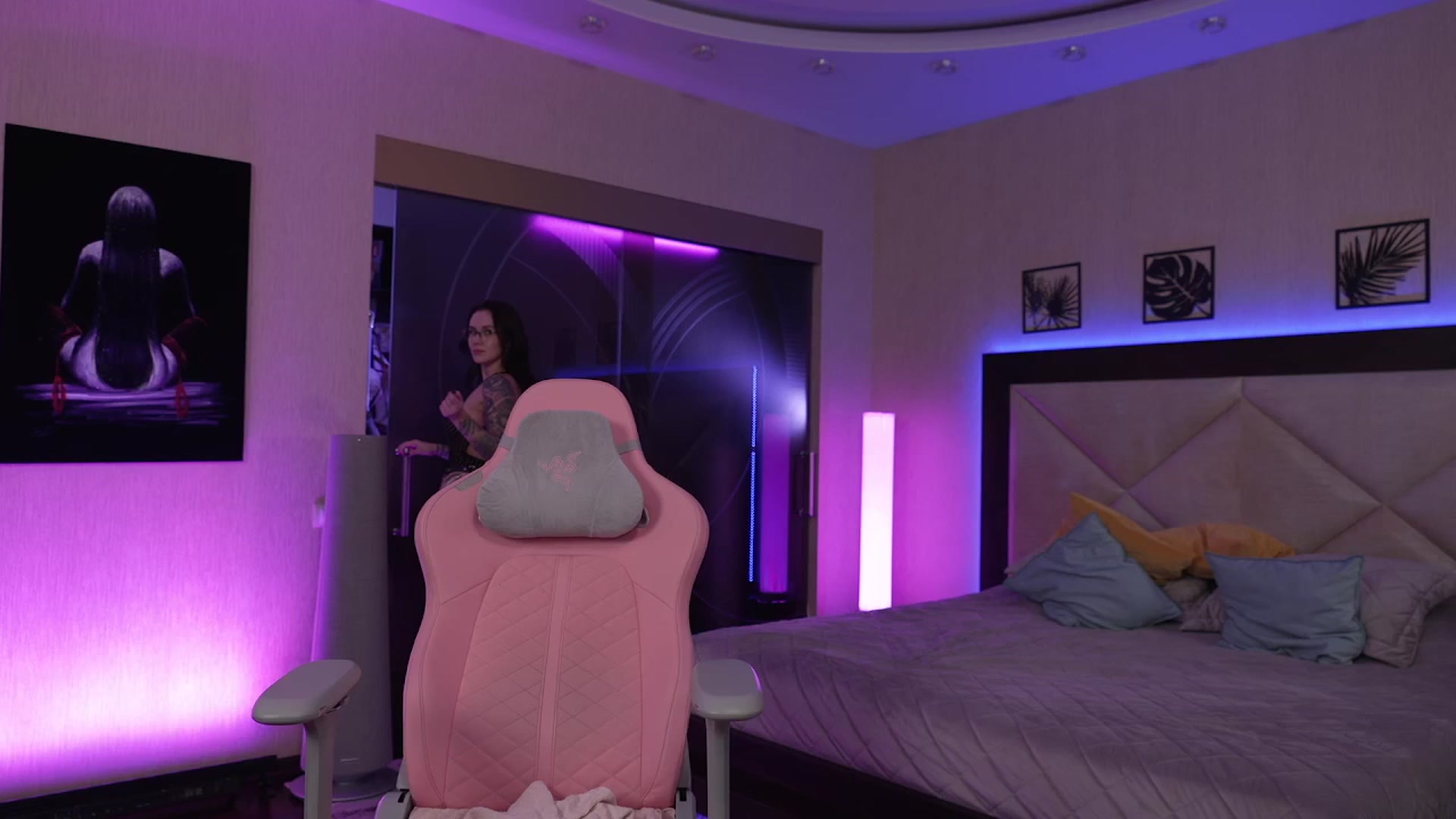 Gallery image thumbnail from GoGoDr3am's myfreecams stream on, 10/27/2025, 02:02 image 5 of 20
