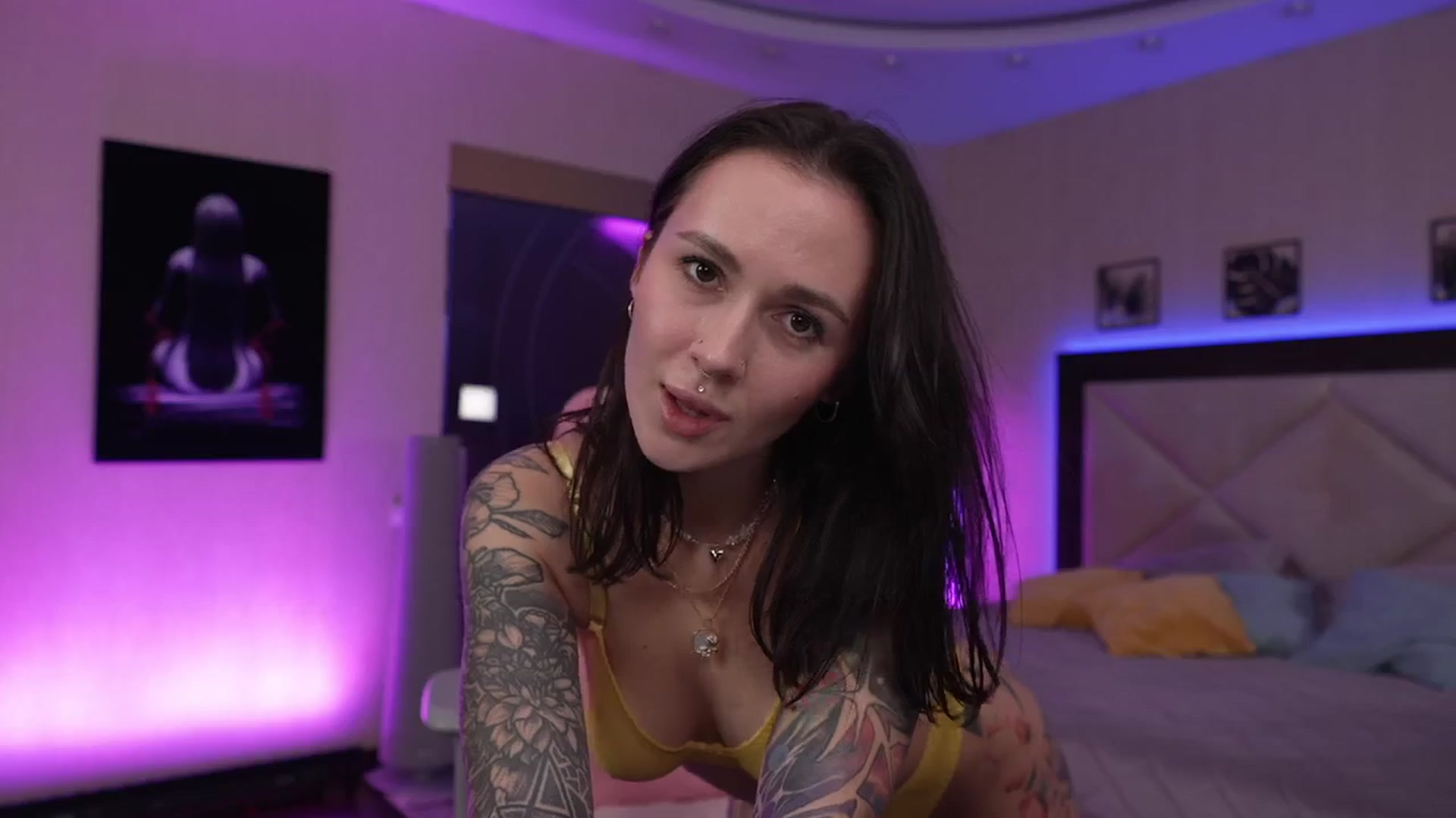 Gallery image thumbnail from GoGoDr3am's myfreecams stream on, 10/31/2025, 24:04 image 2 of 20