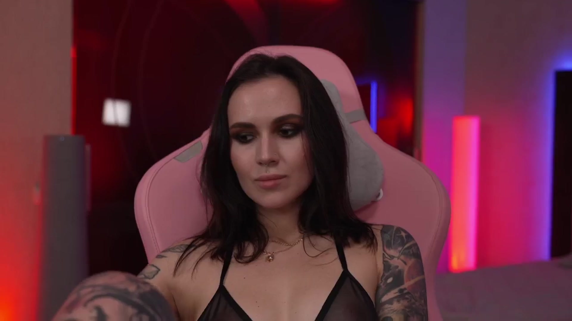 Gallery image thumbnail from GoGoDr3am's myfreecams stream on, 11/21/2025, 01:05 image 15 of 20