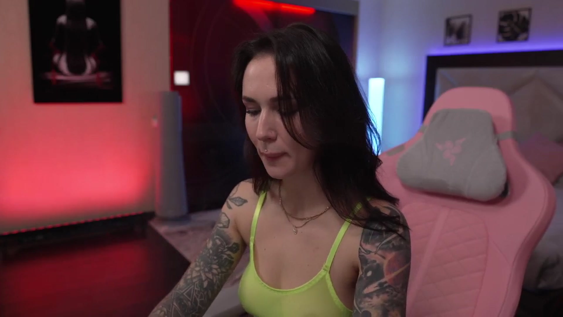 Gallery image thumbnail from GoGoDr3am's myfreecams stream on, 12/06/2025, 23:05 image 19 of 20
