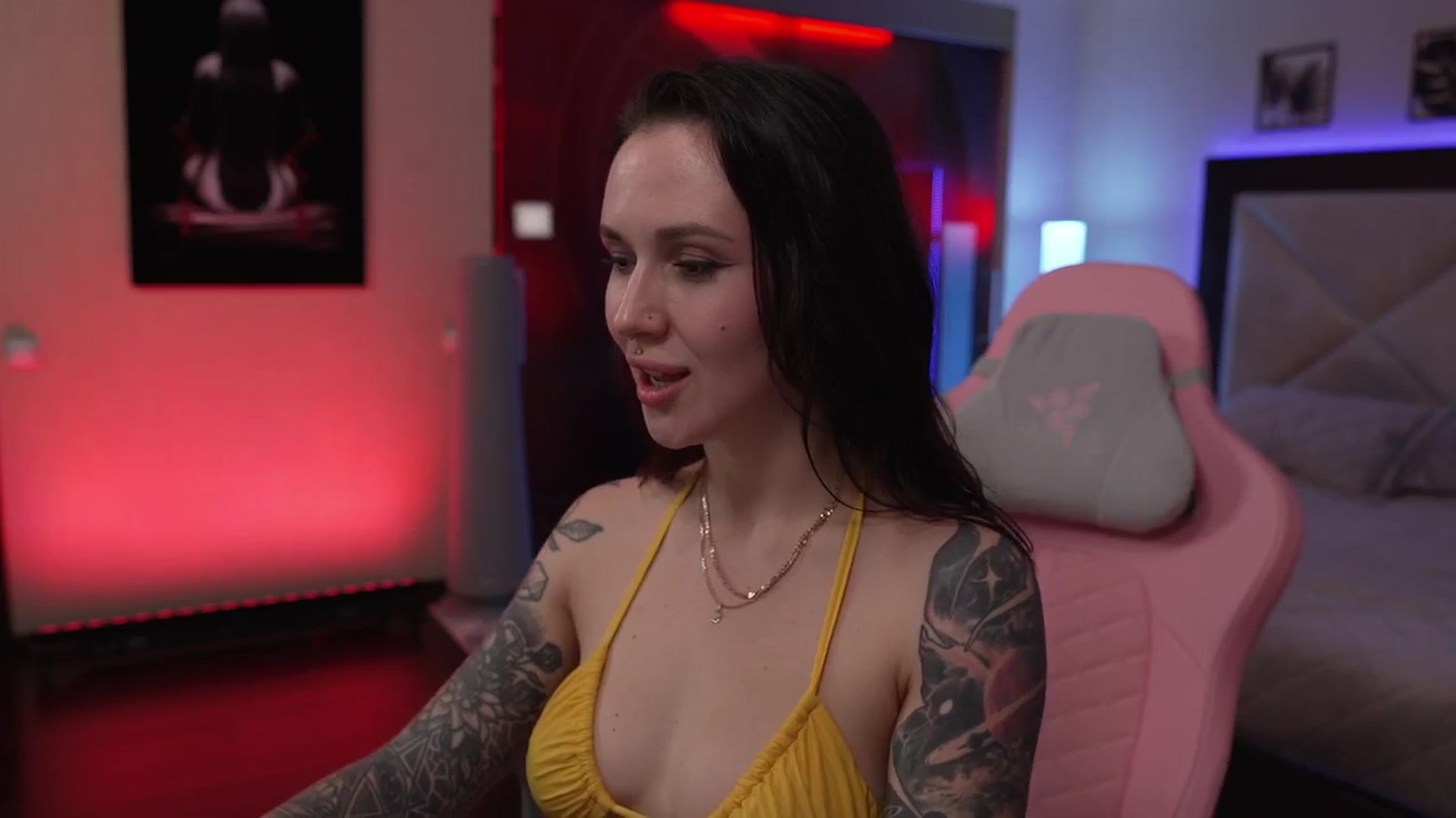 Gallery image thumbnail from GoGoDr3am's myfreecams stream on, 12/08/2025, 01:55 image 13 of 20