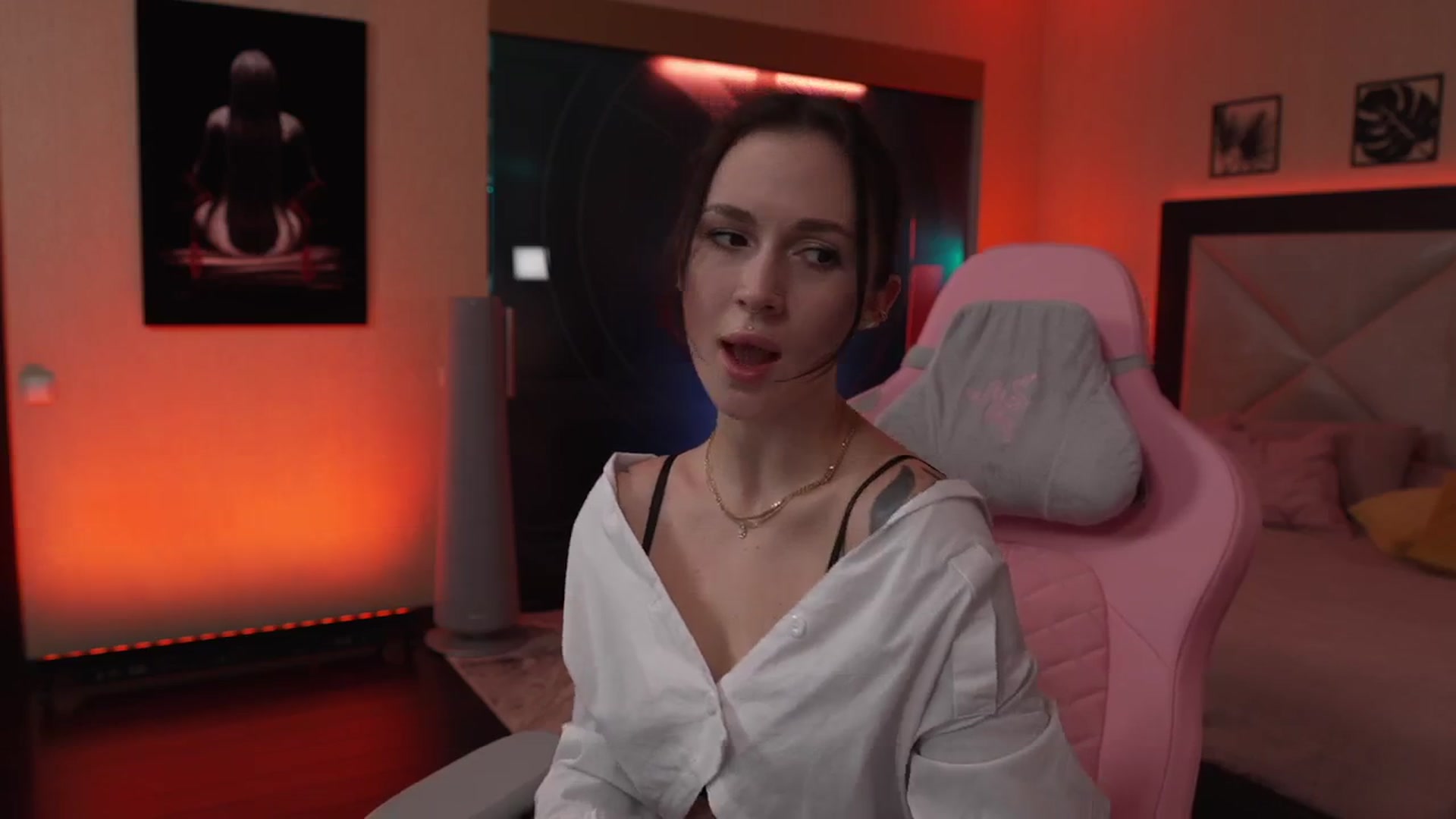 Gallery image thumbnail from GoGoDr3am's myfreecams stream on, 12/19/2025, 24:02 image 7 of 20