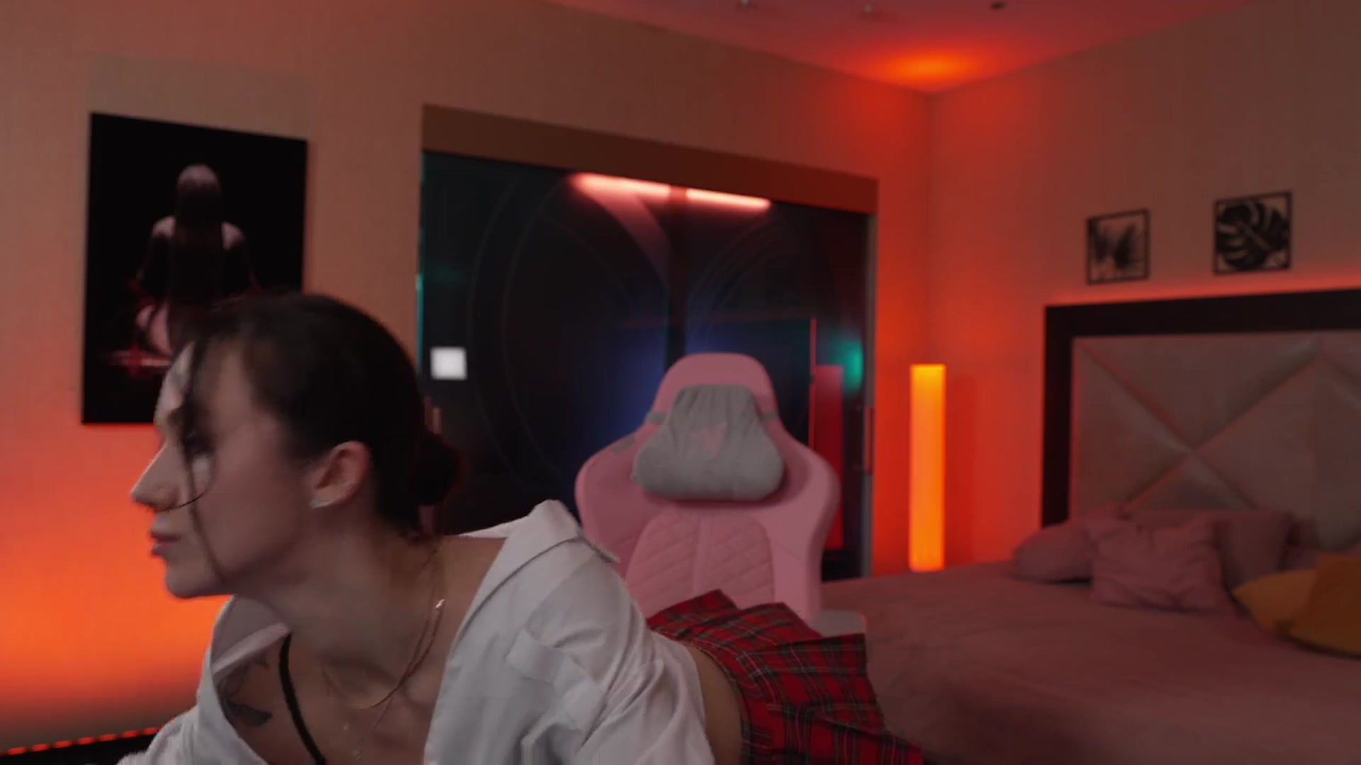 Gallery image thumbnail from GoGoDr3am's myfreecams stream on, 12/19/2025, 24:02 image 11 of 20