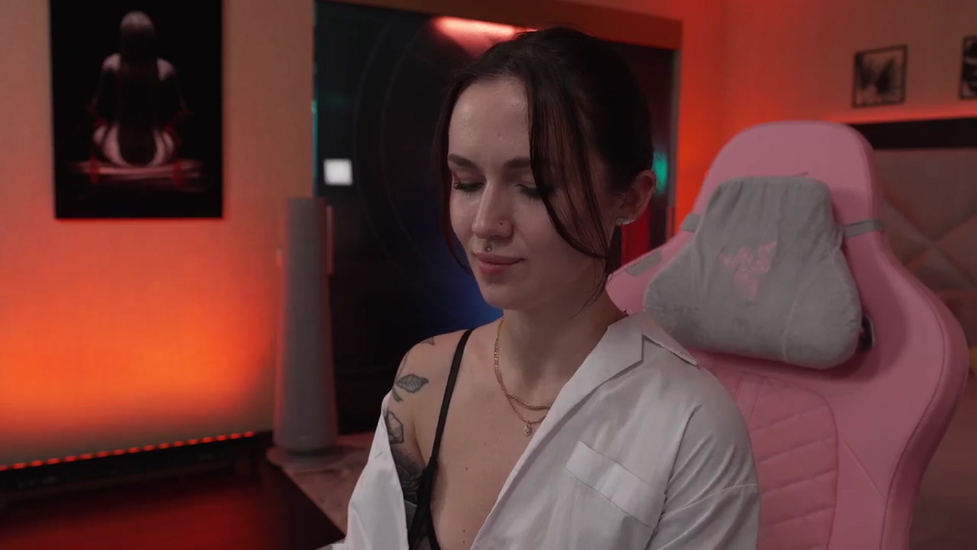 Gallery image thumbnail from GoGoDr3am's myfreecams stream on, 12/19/2025, 24:02 image 20 of 20