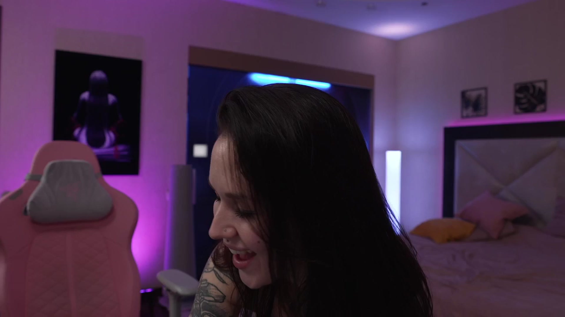 Gallery image thumbnail from GoGoDr3am's myfreecams stream on, 12/22/2025, 03:09 image 10 of 20