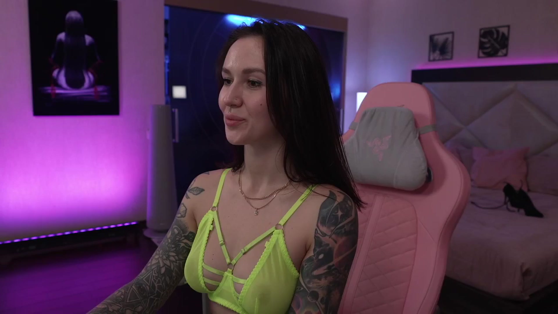 Gallery image thumbnail from GoGoDr3am's myfreecams stream on, 12/23/2025, 01:08 image 20 of 20