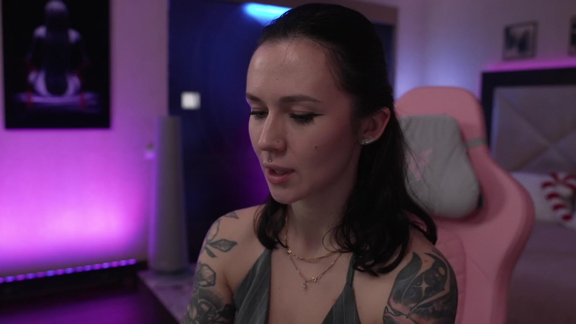 Gallery image thumbnail from GoGoDr3am's myfreecams stream on, 12/28/2025, 24:02 image 13 of 20