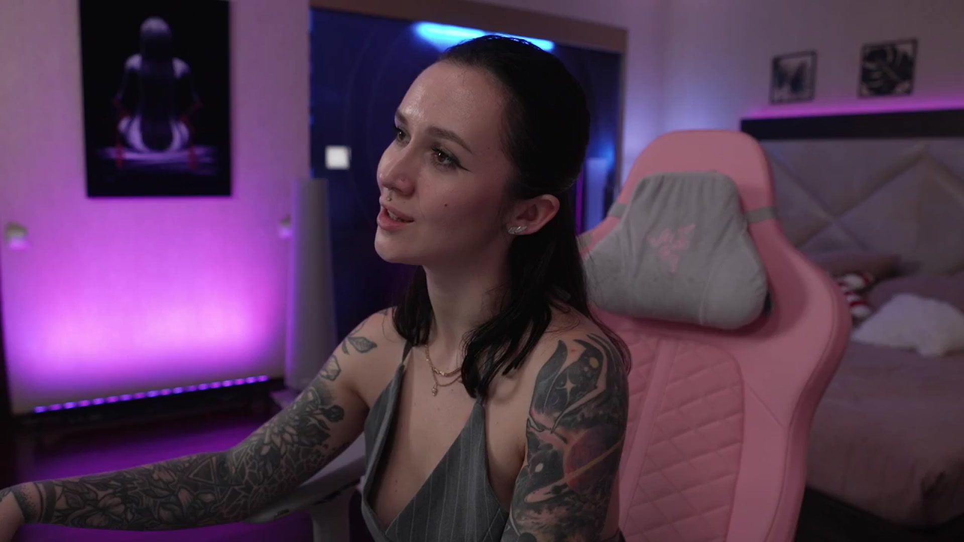 Gallery image thumbnail from GoGoDr3am's myfreecams stream on, 12/28/2025, 03:05 image 11 of 20
