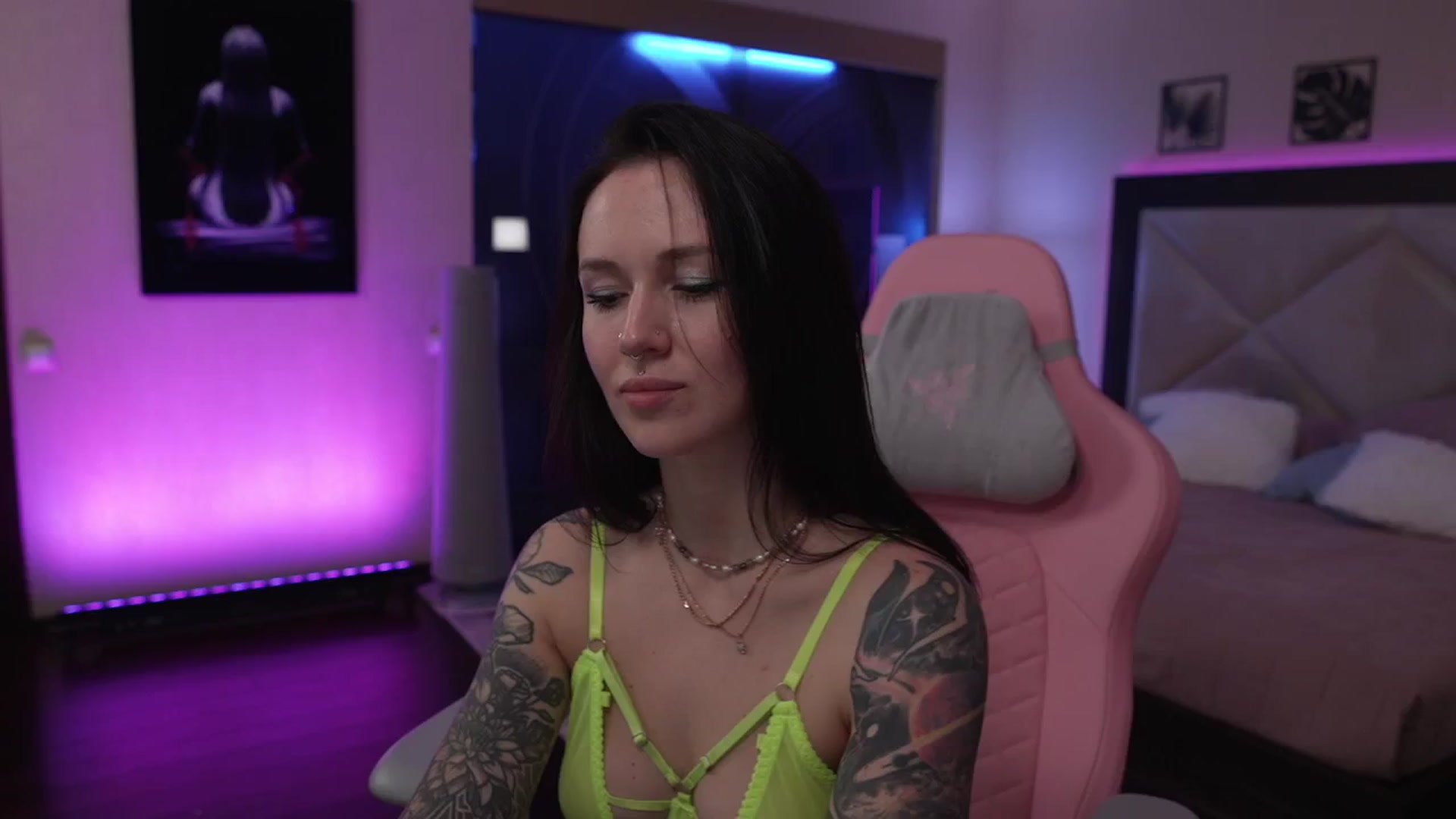 Gallery image thumbnail from GoGoDr3am's myfreecams stream on, 01/12/2026, 23:36 image 6 of 20