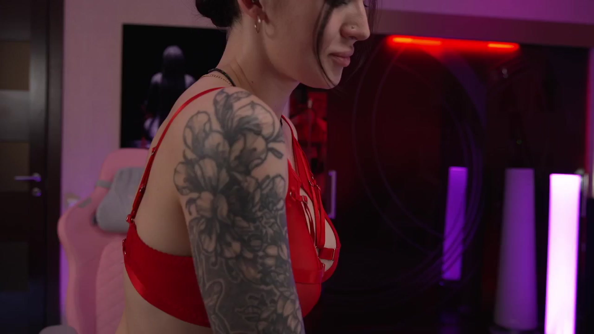 Gallery image thumbnail from GoGoDr3am's myfreecams stream on, 02/11/2026, 01:53 image 14 of 20