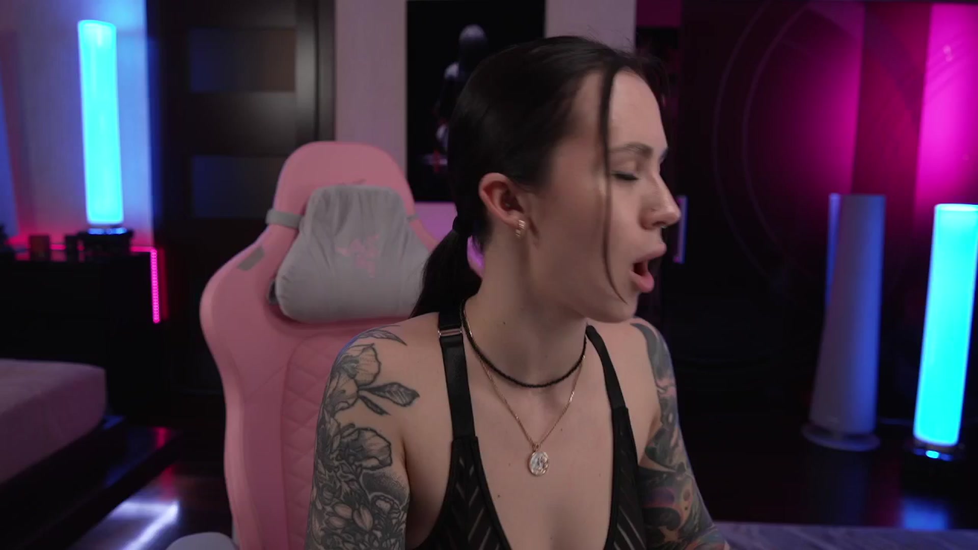 Gallery image thumbnail from GoGoDr3am's myfreecams stream on, 03/08/2026, 24:39 image 8 of 20
