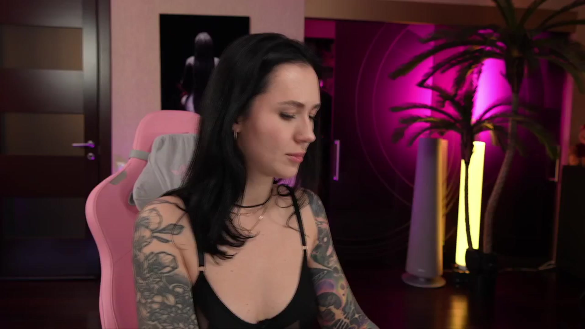 Gallery image thumbnail from GoGoDr3am's myfreecams stream on, 03/20/2026, 24:01 image 9 of 20