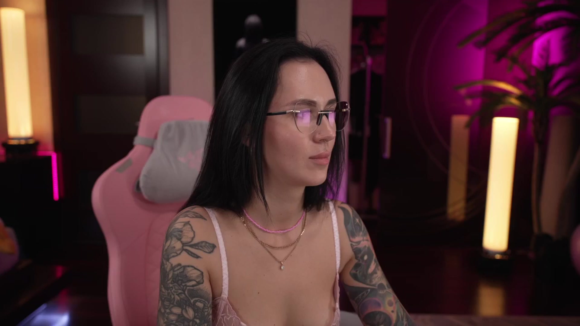 Gallery image thumbnail from GoGoDr3am's myfreecams stream on, 03/23/2026, 21:27 image 1 of 20