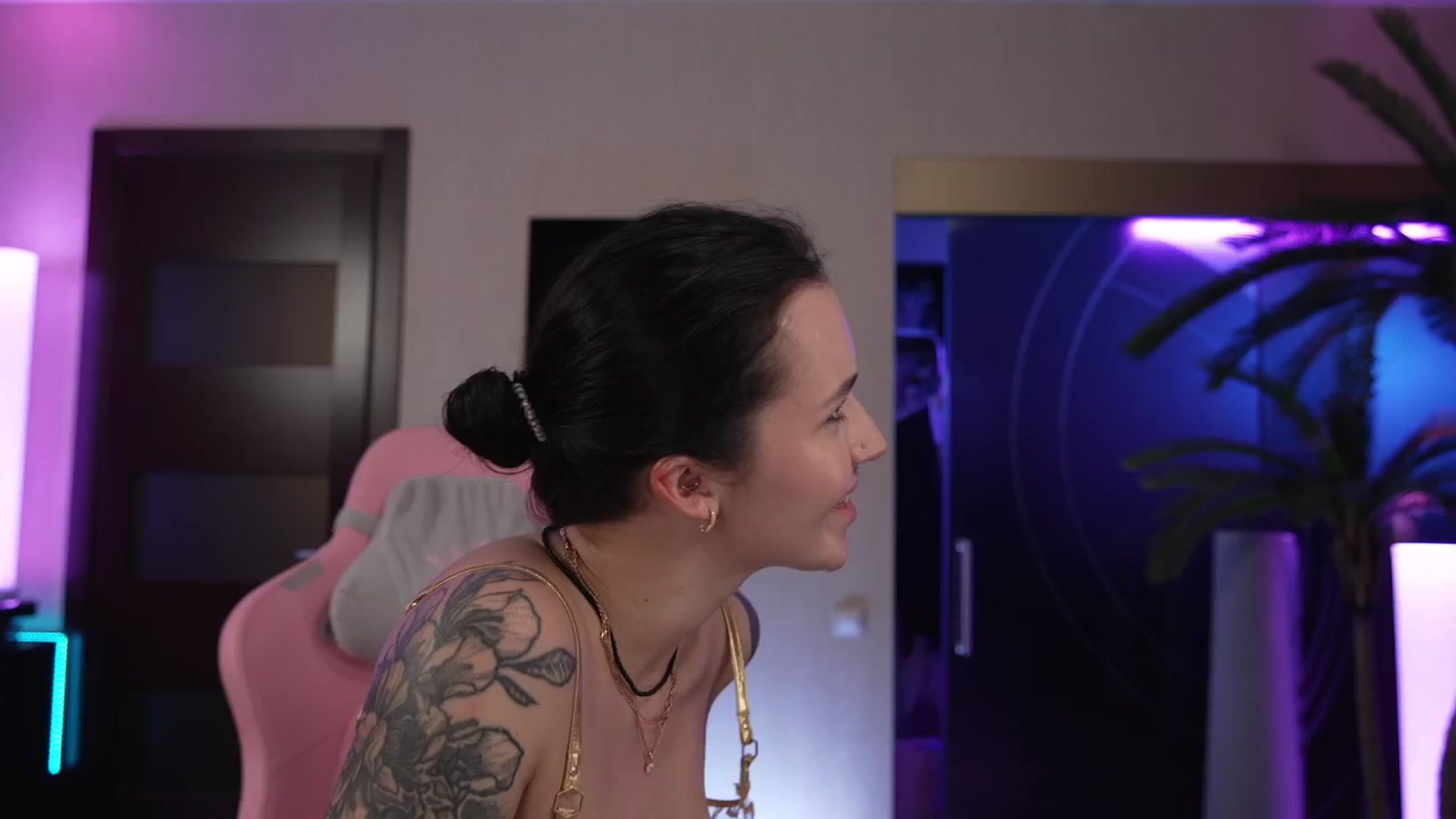Gallery image thumbnail from GoGoDr3am's myfreecams stream on, 04/05/2026, 23:40 image 12 of 20