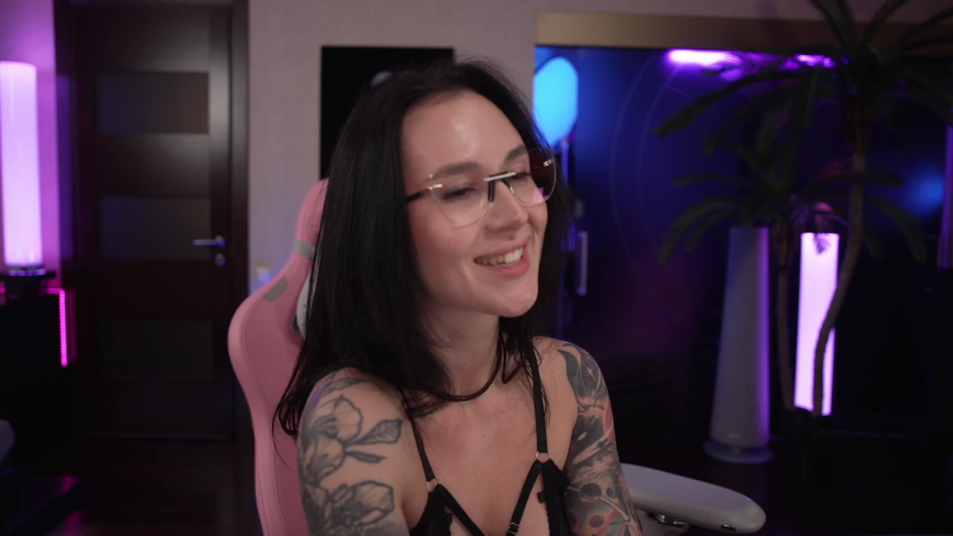 Gallery image thumbnail from GoGoDr3am's myfreecams stream on, 04/21/2026, 01:34 image 15 of 20